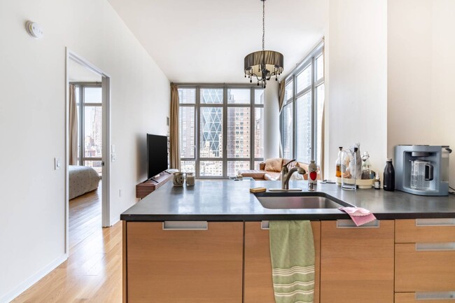Building Photo - 310 W 52nd St