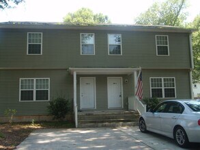 Building Photo - Newly Remodeled 3BR/1.5BA Duplex in Huntersville