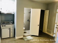 Building Photo - 485 S Roxbury Dr