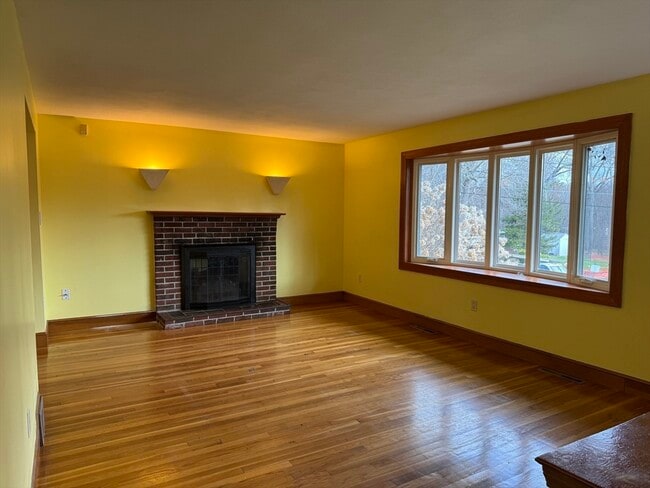 Building Photo - 7 Lee St