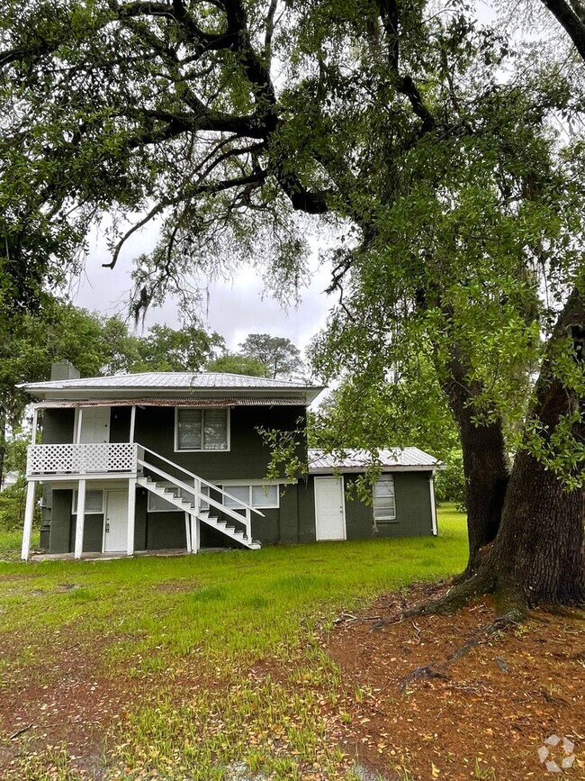 Building Photo - Adorable Apartment In the Heart of Guyton!