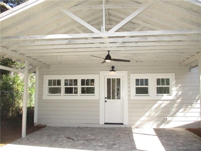 Building Photo - 403 Oleander Rd