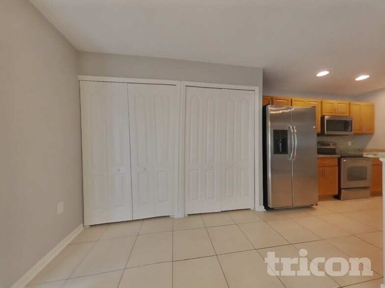 Building Photo - 3423 98th St E