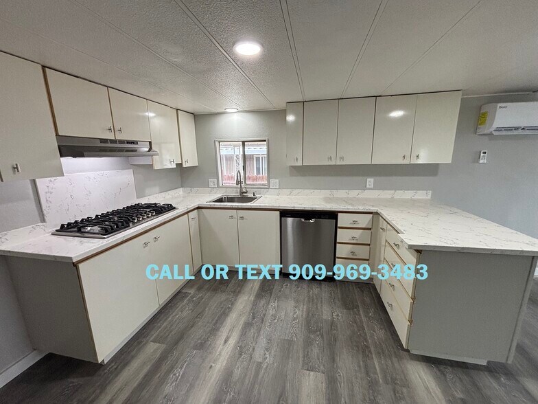 Primary Photo - 33641 Westchester Dr