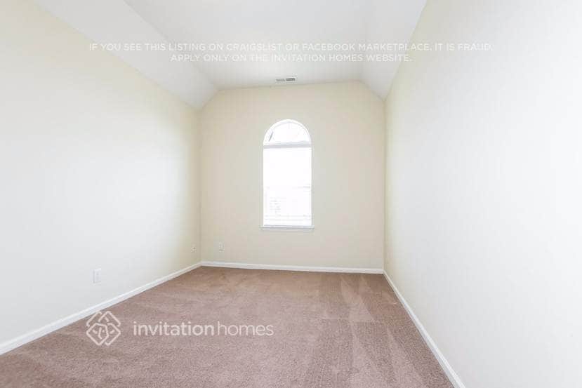Building Photo - 5807 Bridgeway Dr