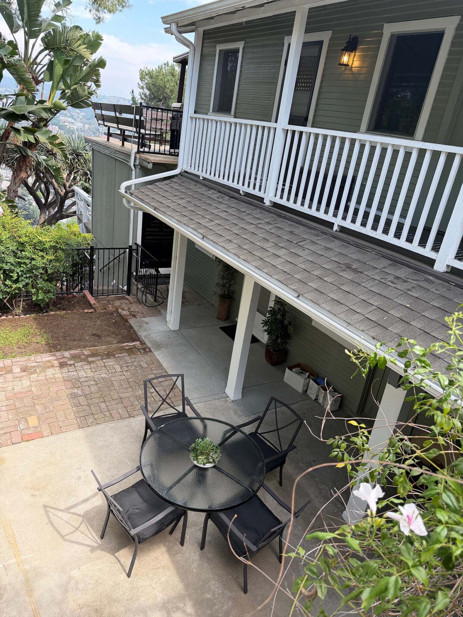 Patio area - 518 1/2 Crane Blvd