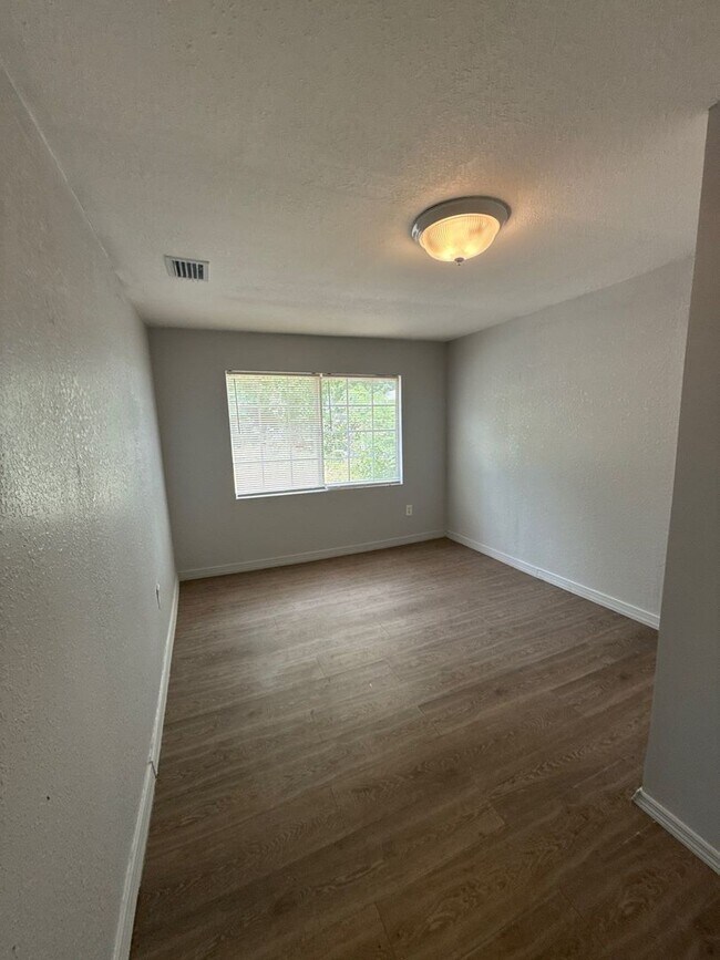 Building Photo - Quiet and Affordable