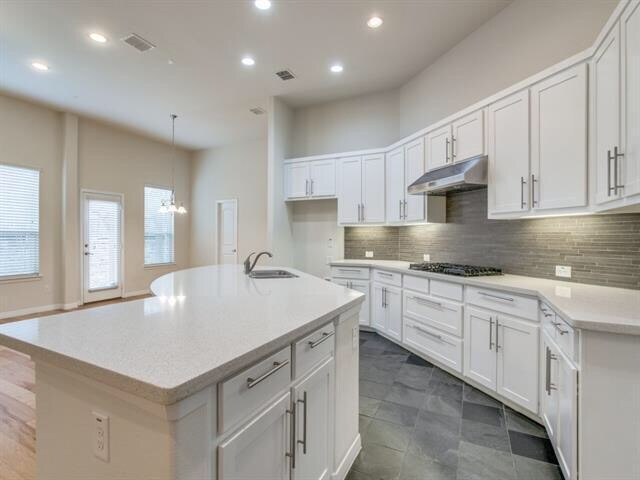 Building Photo - 954 Pheasant Dr