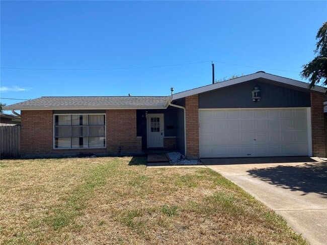 Primary Photo - CUTE 3 BEDROOM, 2 BATHROOM HOME IN FISH VI...
