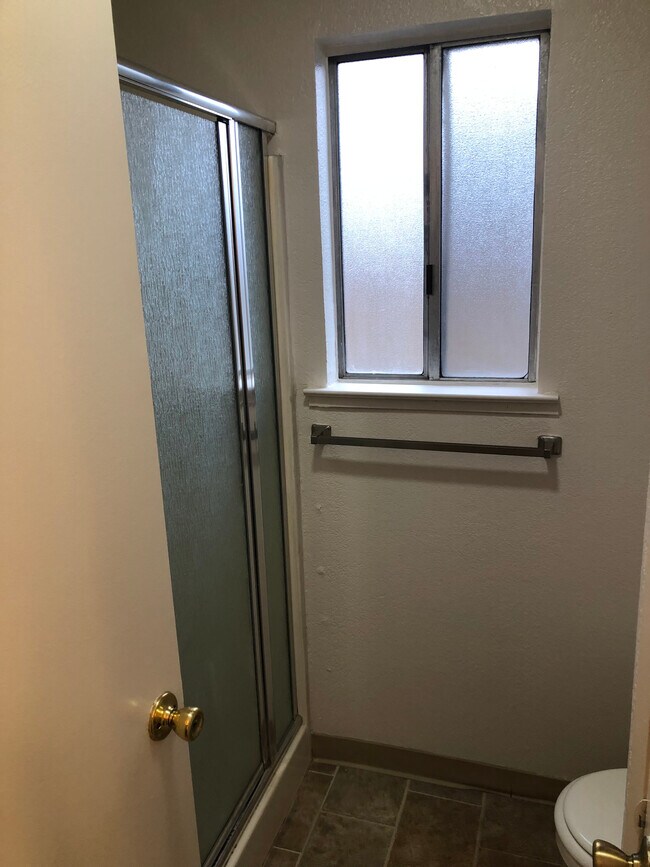 Building Photo - 25 W Swallow St