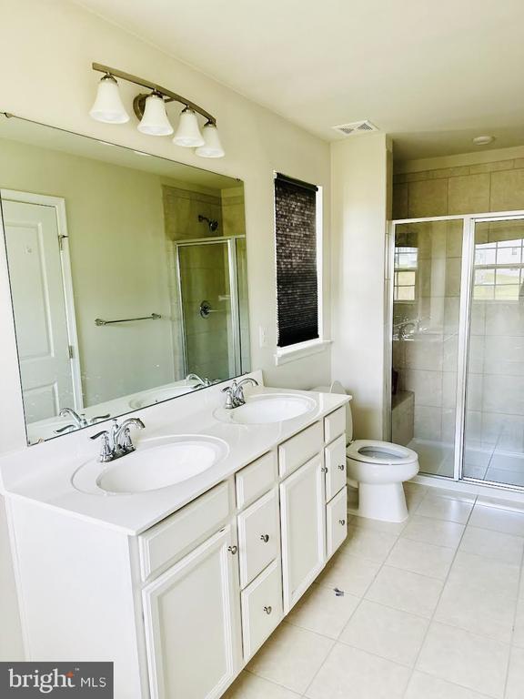Building Photo - 514 Landing Dr