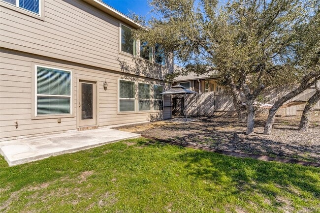 Building Photo - 114 Stone View Trail