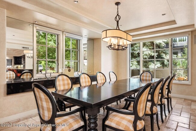 Building Photo - 504 N 8th St