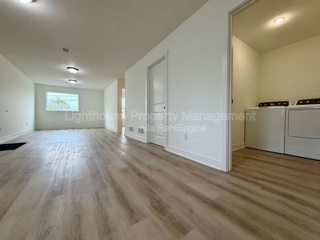 Building Photo - 313 Orchard Ave