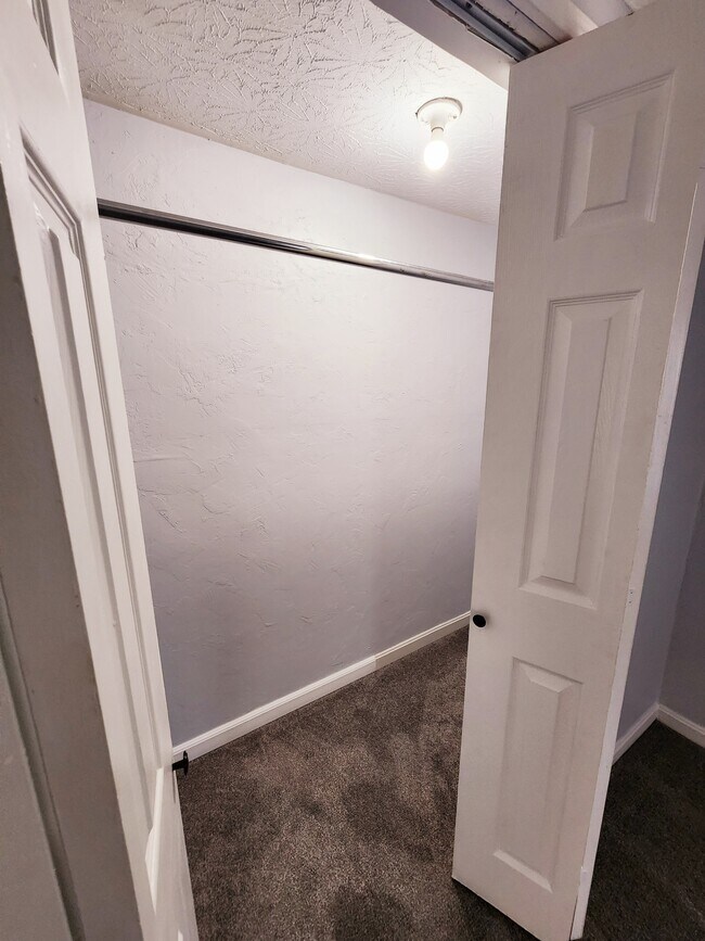 Building Photo - 213 Starlight Dr