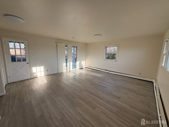 Building Photo - 903 Park Ave