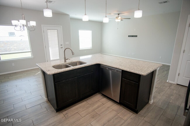 Building Photo - 12874 Woolstone Dr