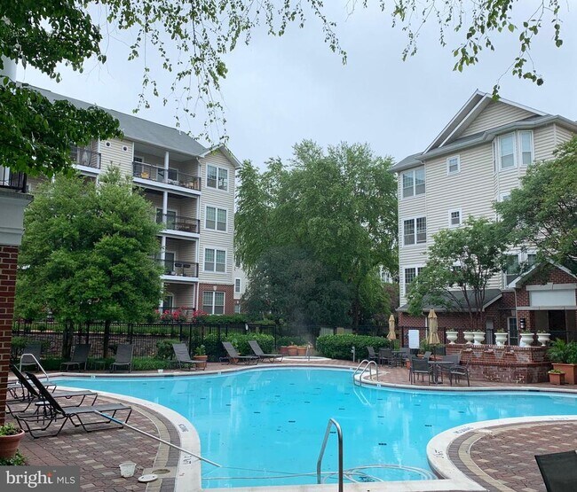 Building Photo - 1570 Spring Gate Dr.