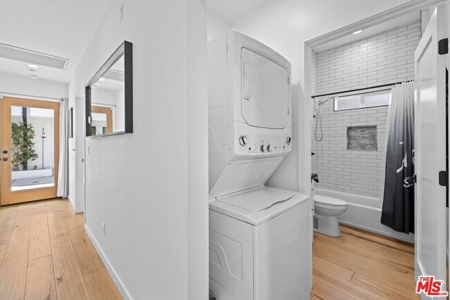 Building Photo - 3170 Glenmanor Pl