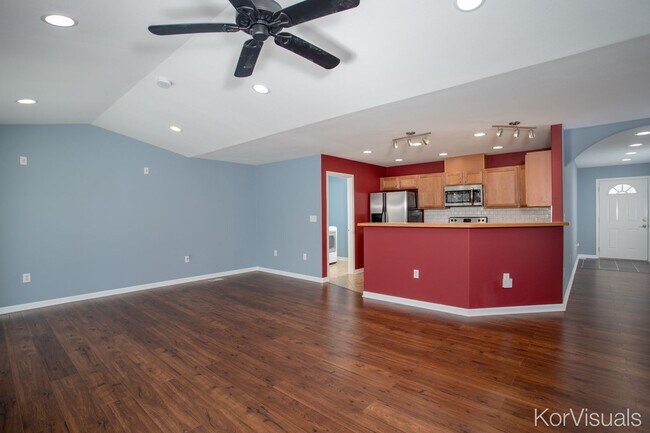 Building Photo - 761 Selina Ln