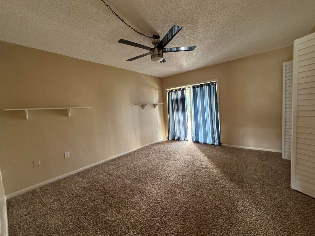 Building Photo - 5937 SW 36th Ct