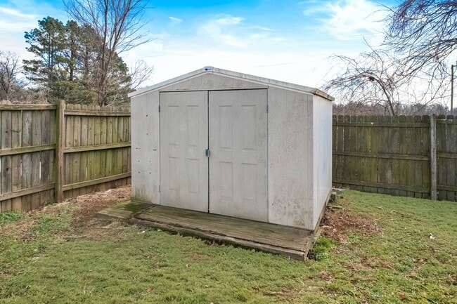 Building Photo - Charming 3-Bedroom Home in Prime Bentonville Location!