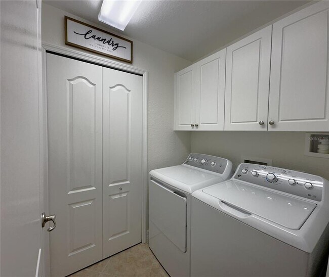 Building Photo - 14073 Black Beauty Dr