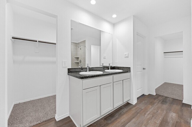 Building Photo - 40623 Spruce Ln