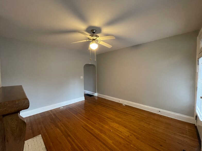 Building Photo - 80 W Greenwood Ave