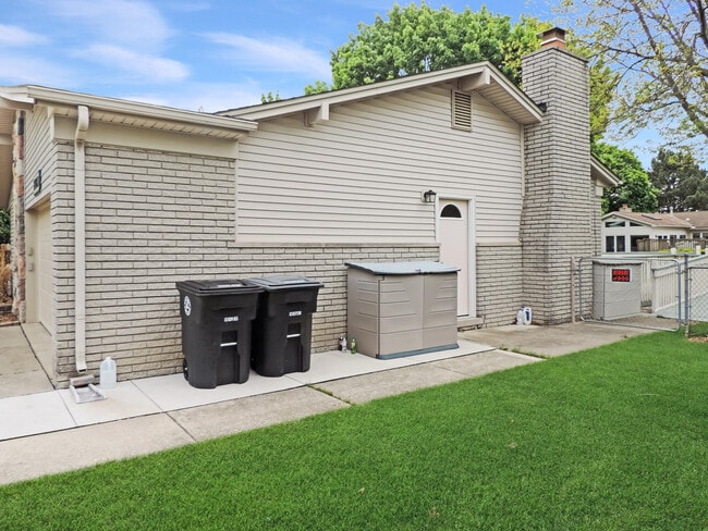 Building Photo - 37183 Vargo