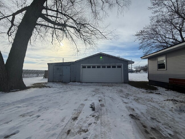 Building Photo - Spacious 2-Bedroom Home in Fulton!