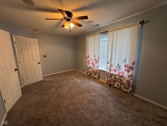 Building Photo - 4631 W Smith Valley Rd