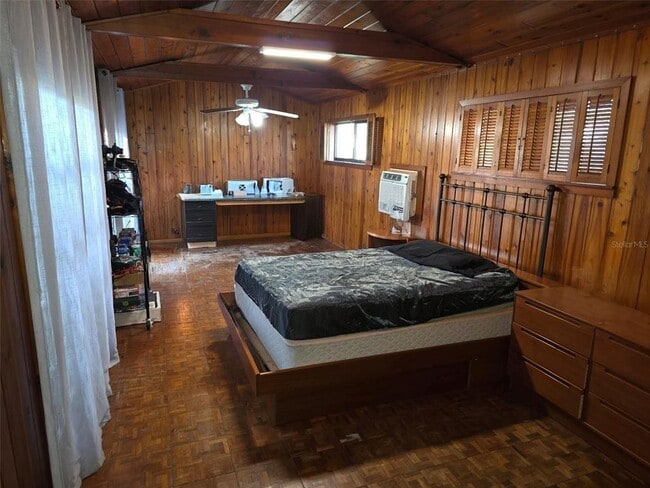 Building Photo - 4425 Fairview Ave