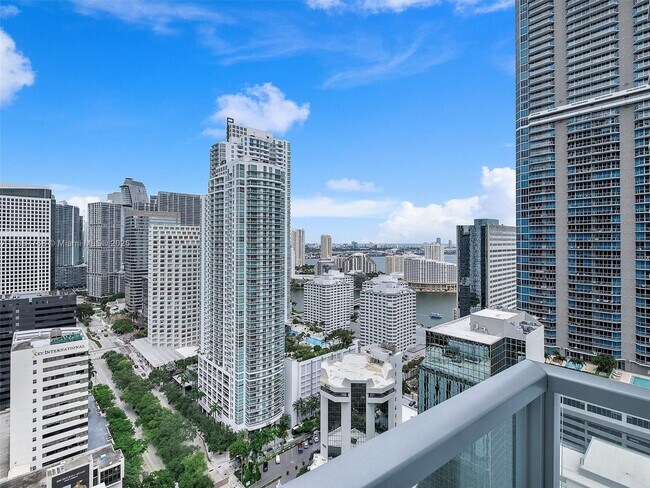 Primary Photo - 1060 Brickell Ave