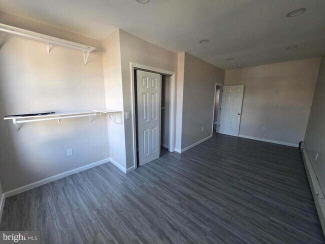 Building Photo - 305 Lafayette Ave