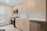 Building Photo - 922 N Broad St