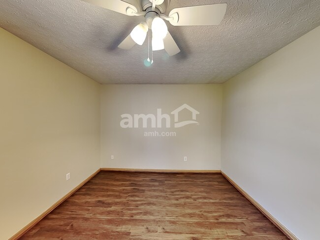 Building Photo - 8210 Mariposa St