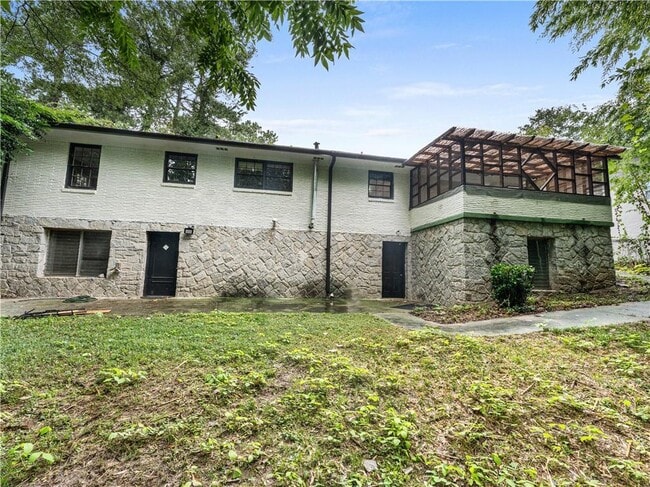Building Photo - 1685 Dunwoody Pl NE