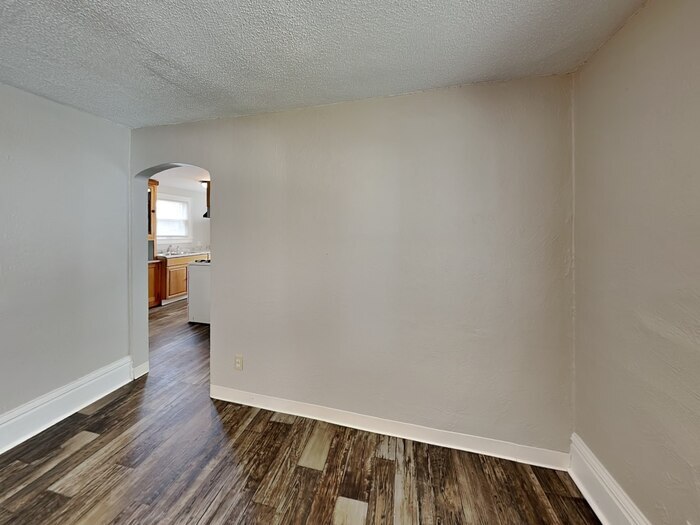 Building Photo - 2068 Reaney Ave E