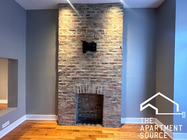 Building Photo - 2809 W Warren Blvd