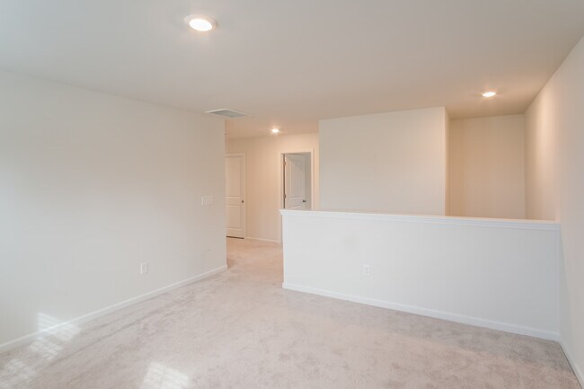 Building Photo - 375 Hidden Cove Dr
