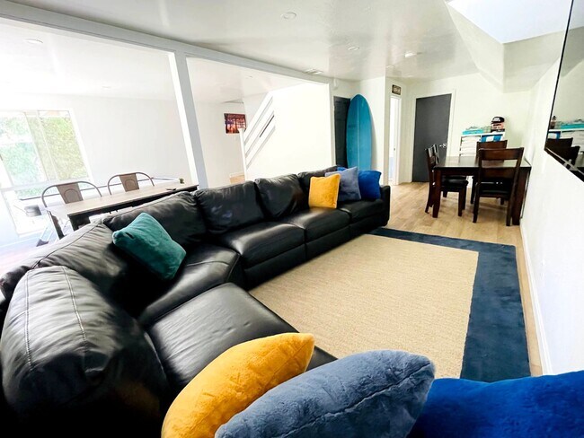 Building Photo - Gorgeous Furnished Canyon Home near beach/pier and downtown in Coastal San Clemente