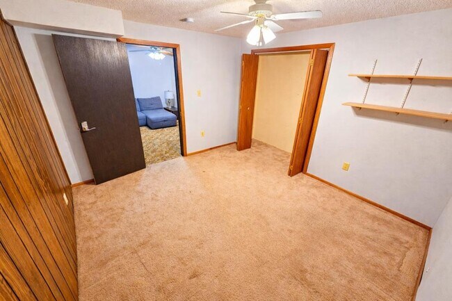 Building Photo - 701 43rd Ave