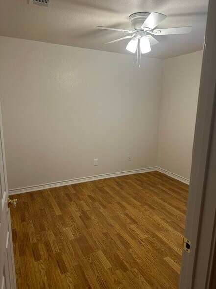 Building Photo - 1520 Indian Trl