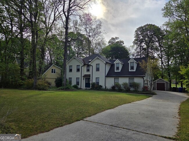 Building Photo - 215 Calgary Dr