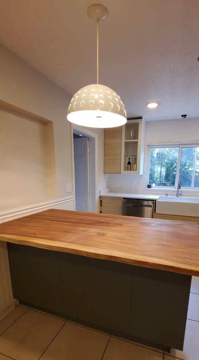 Building Photo - 2019 59th St S