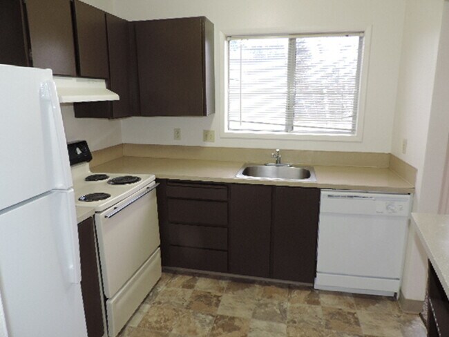 Building Photo - 5840 SW Erickson Ave