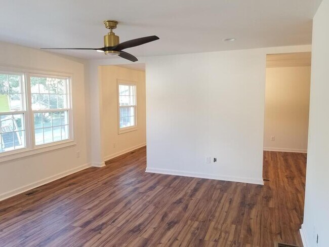 Building Photo - 312 W Downing Ct