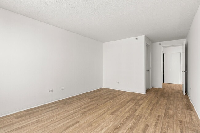 Building Photo - 545 N Dearborn St