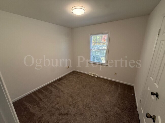 Building Photo - 1688 Guilford Dr